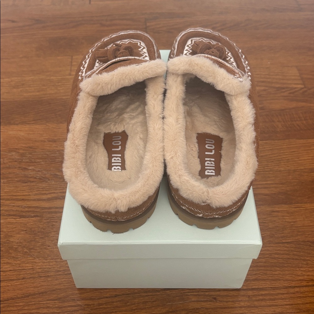 Bibi Lou Moc Contrast Tassel Flats - Picture 3 of 9